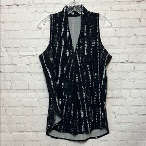 Lucy Activewear Sleeveless V Neck Top